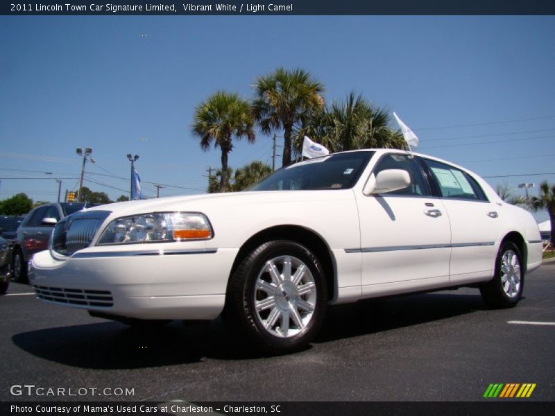 Vibrant White / Light Camel 2011 Lincoln Town Car Signature Limited