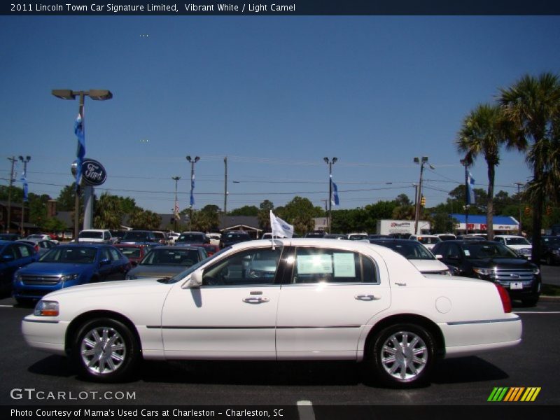 Vibrant White / Light Camel 2011 Lincoln Town Car Signature Limited