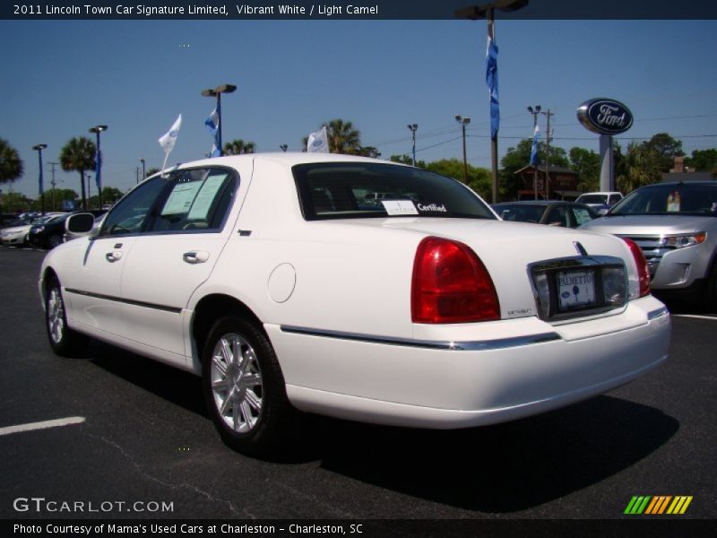 Vibrant White / Light Camel 2011 Lincoln Town Car Signature Limited