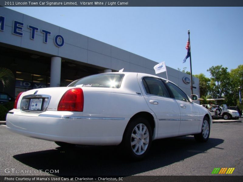 Vibrant White / Light Camel 2011 Lincoln Town Car Signature Limited