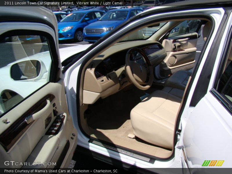 Vibrant White / Light Camel 2011 Lincoln Town Car Signature Limited