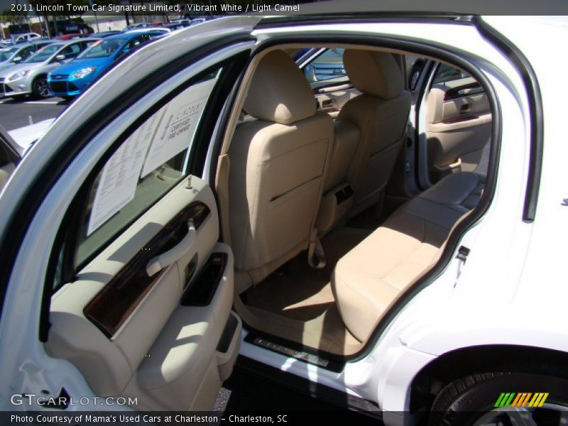 Vibrant White / Light Camel 2011 Lincoln Town Car Signature Limited