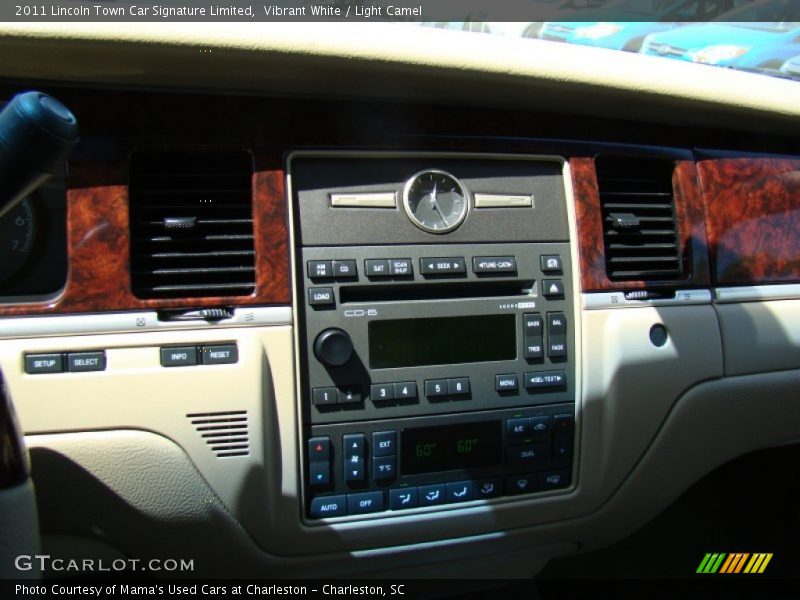 Vibrant White / Light Camel 2011 Lincoln Town Car Signature Limited