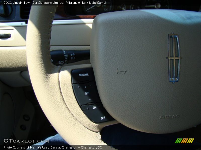 Vibrant White / Light Camel 2011 Lincoln Town Car Signature Limited