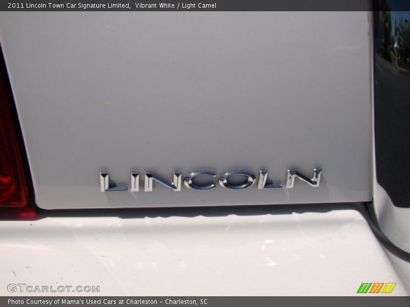 Vibrant White / Light Camel 2011 Lincoln Town Car Signature Limited