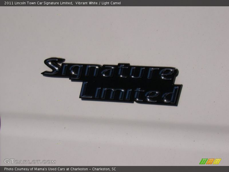 Vibrant White / Light Camel 2011 Lincoln Town Car Signature Limited