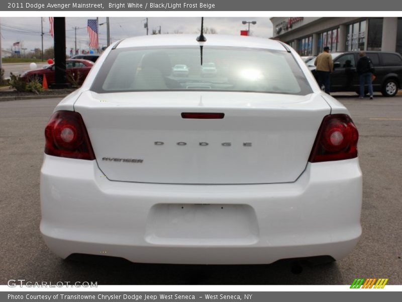 Bright White / Black/Light Frost Beige 2011 Dodge Avenger Mainstreet
