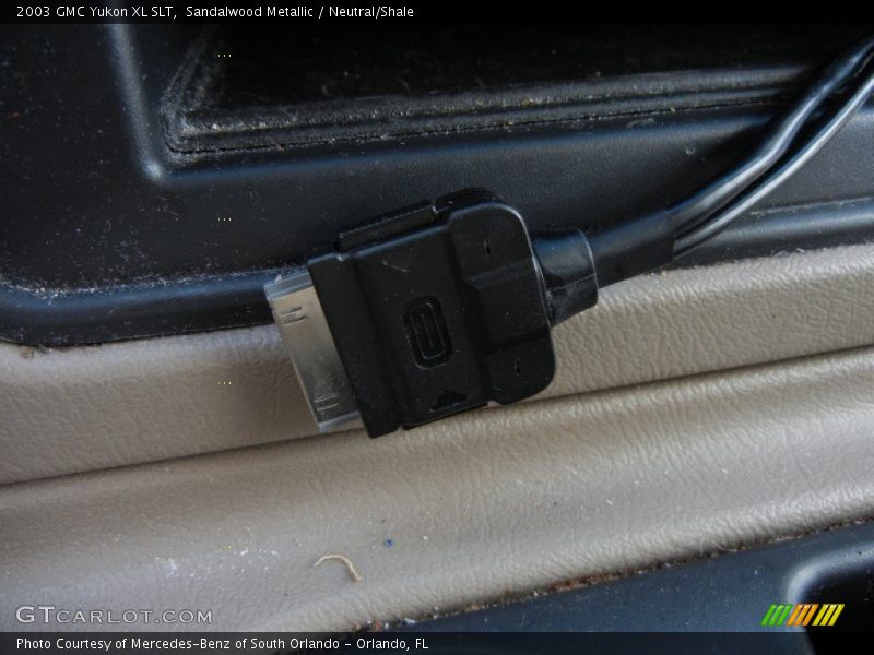 Sandalwood Metallic / Neutral/Shale 2003 GMC Yukon XL SLT