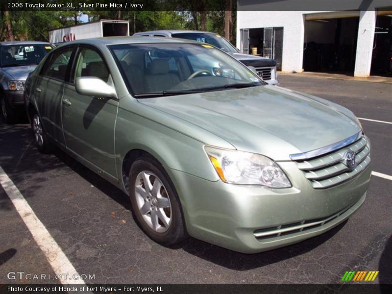 Silver Pine Mica / Ivory 2006 Toyota Avalon XL