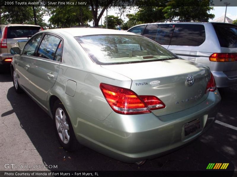 Silver Pine Mica / Ivory 2006 Toyota Avalon XL