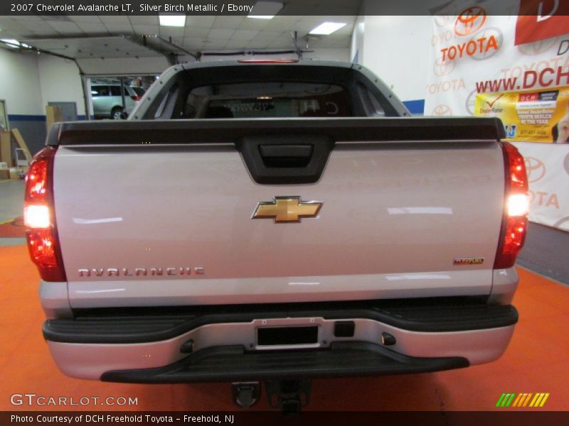 Silver Birch Metallic / Ebony 2007 Chevrolet Avalanche LT