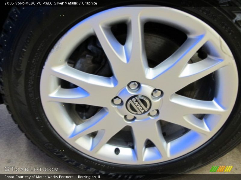 Silver Metallic / Graphite 2005 Volvo XC90 V8 AWD