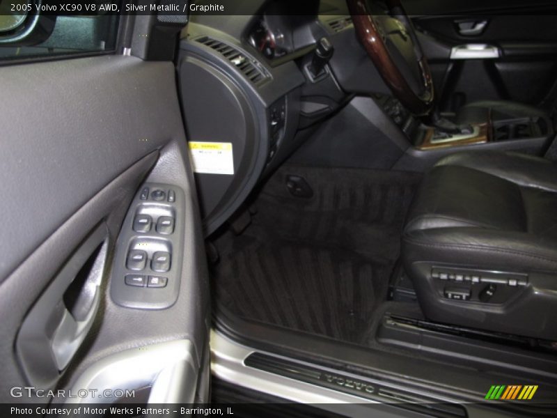 Silver Metallic / Graphite 2005 Volvo XC90 V8 AWD