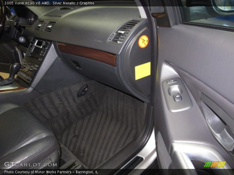 Silver Metallic / Graphite 2005 Volvo XC90 V8 AWD