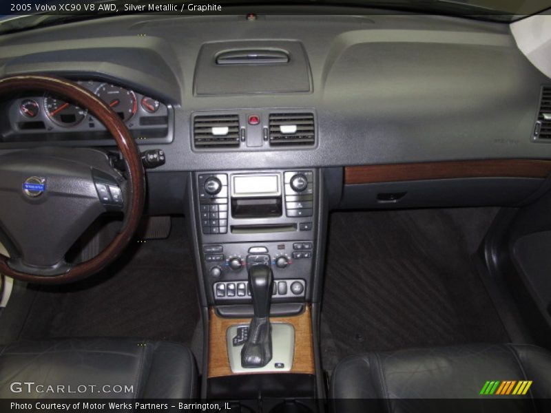 Silver Metallic / Graphite 2005 Volvo XC90 V8 AWD