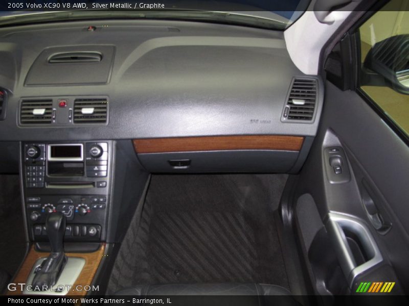 Silver Metallic / Graphite 2005 Volvo XC90 V8 AWD