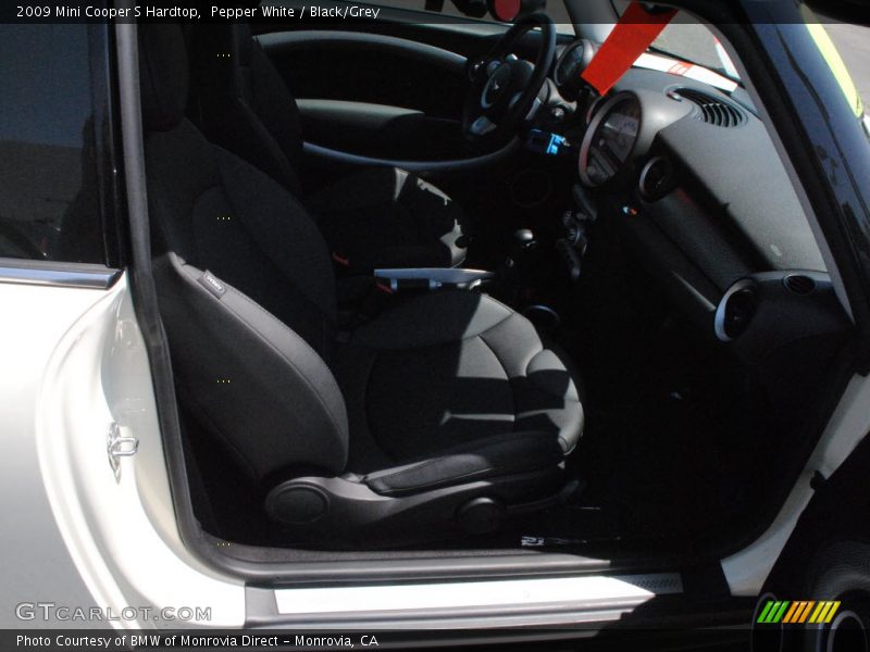 Pepper White / Black/Grey 2009 Mini Cooper S Hardtop