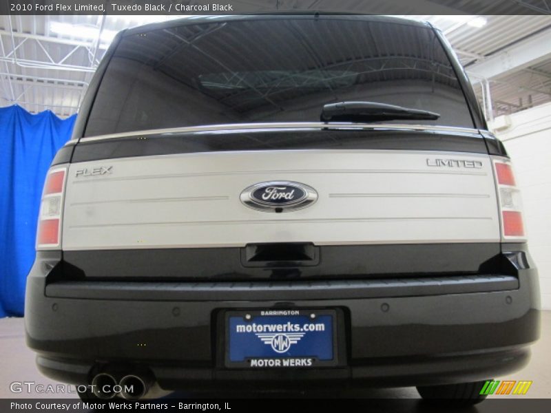 Tuxedo Black / Charcoal Black 2010 Ford Flex Limited