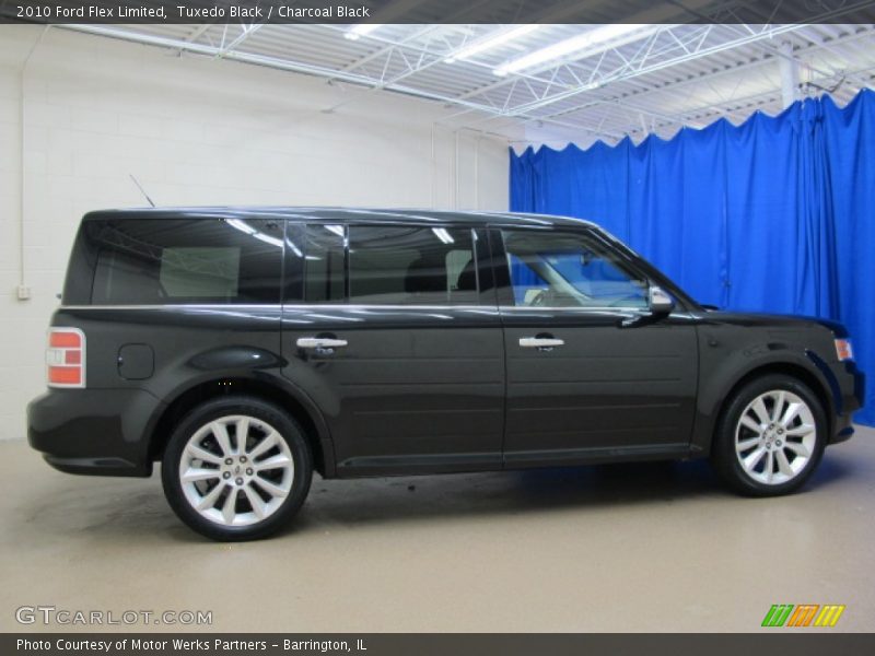Tuxedo Black / Charcoal Black 2010 Ford Flex Limited