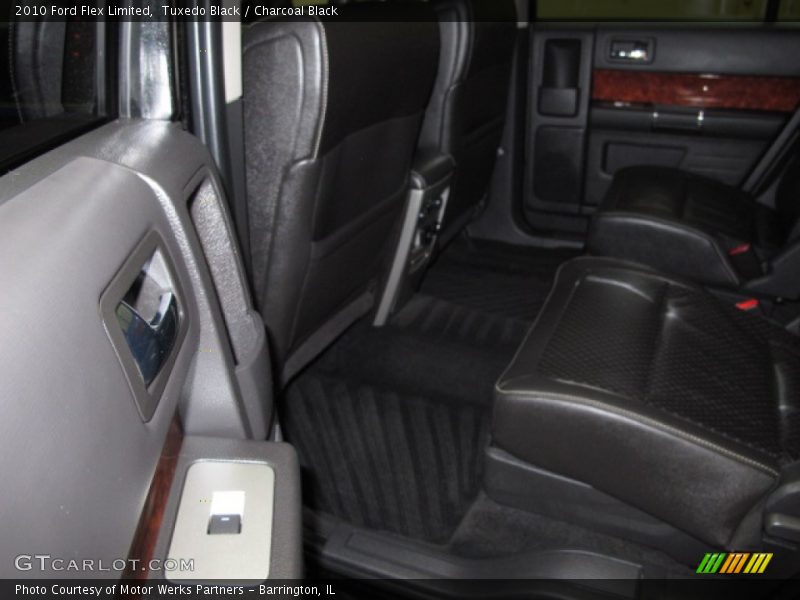 Tuxedo Black / Charcoal Black 2010 Ford Flex Limited