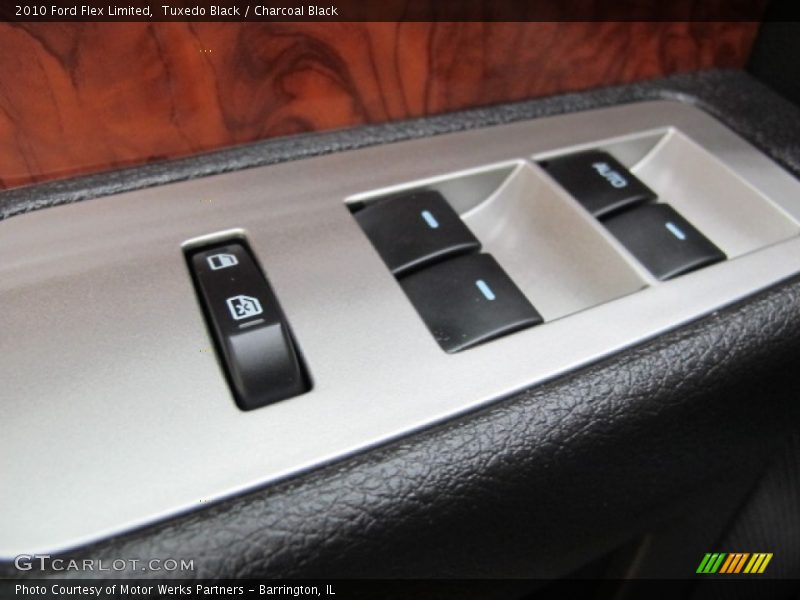 Tuxedo Black / Charcoal Black 2010 Ford Flex Limited