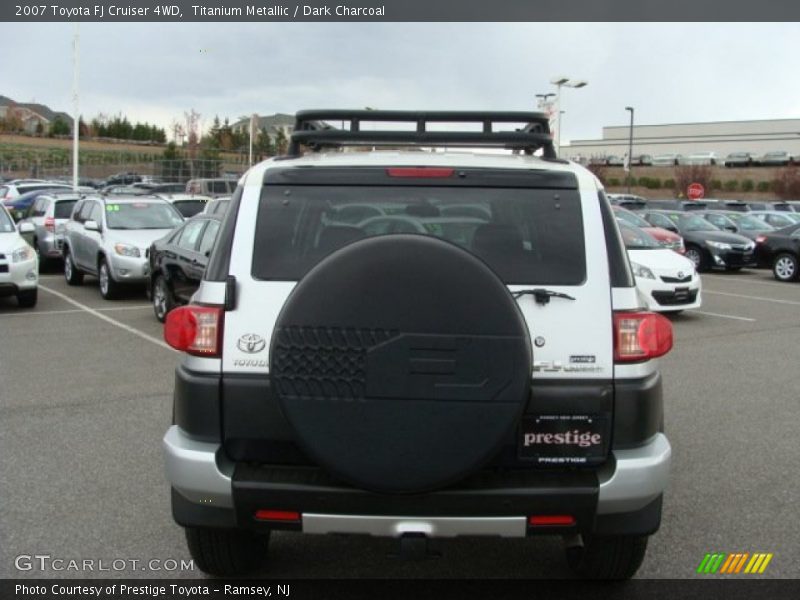 Titanium Metallic / Dark Charcoal 2007 Toyota FJ Cruiser 4WD
