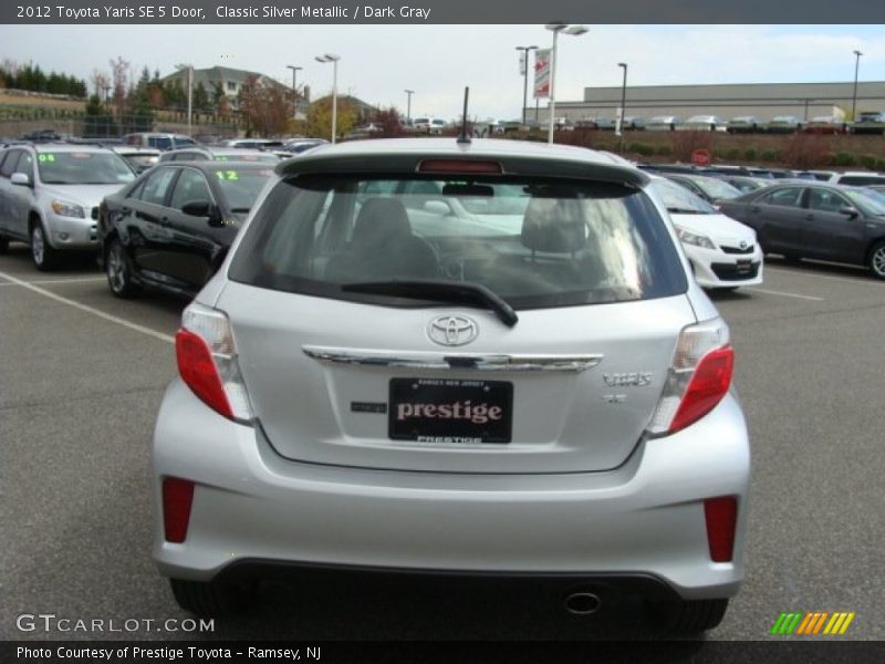 Classic Silver Metallic / Dark Gray 2012 Toyota Yaris SE 5 Door