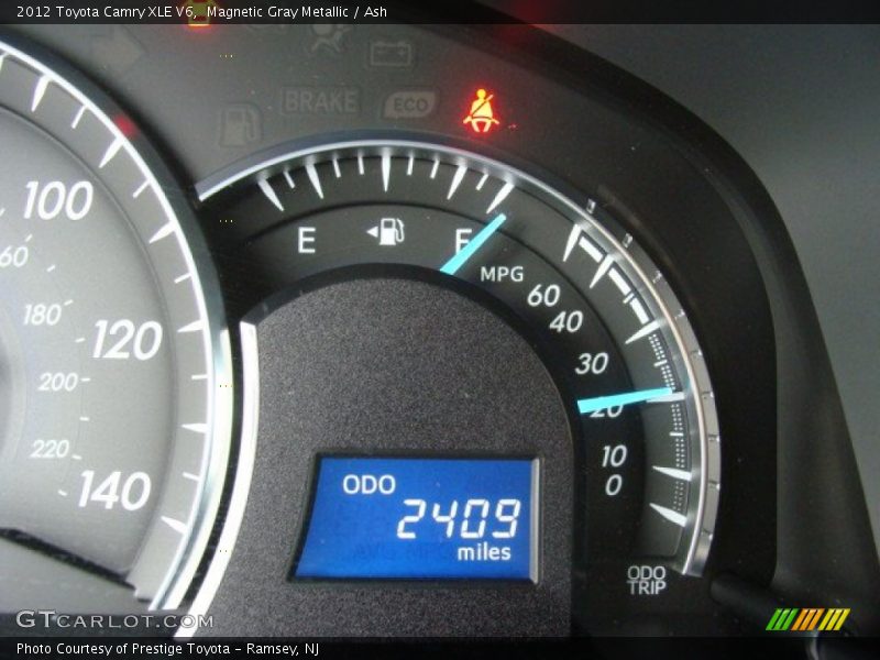 Magnetic Gray Metallic / Ash 2012 Toyota Camry XLE V6