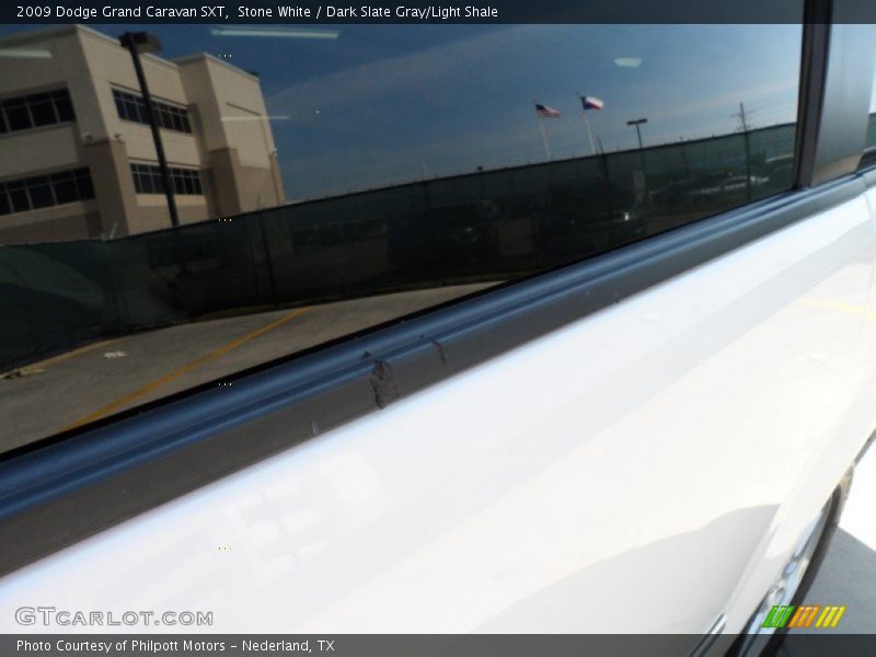 Stone White / Dark Slate Gray/Light Shale 2009 Dodge Grand Caravan SXT