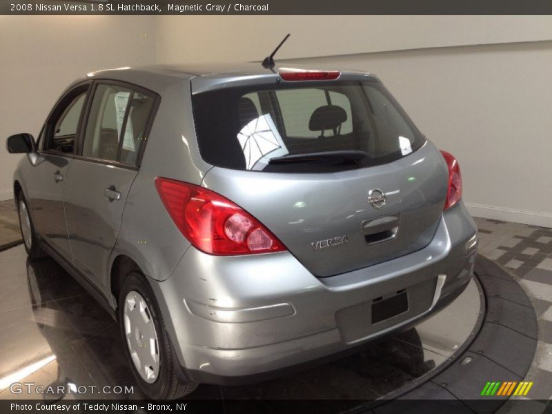 Magnetic Gray / Charcoal 2008 Nissan Versa 1.8 SL Hatchback