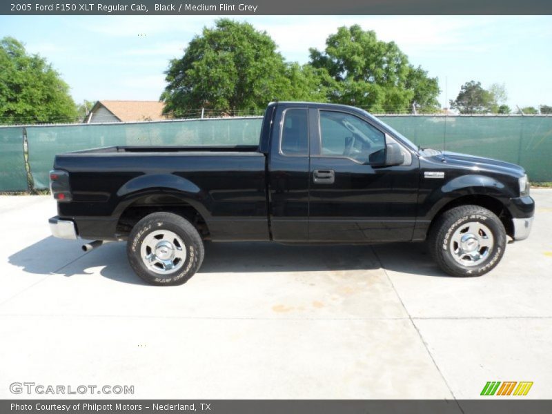 Black / Medium Flint Grey 2005 Ford F150 XLT Regular Cab
