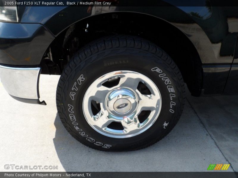 Black / Medium Flint Grey 2005 Ford F150 XLT Regular Cab