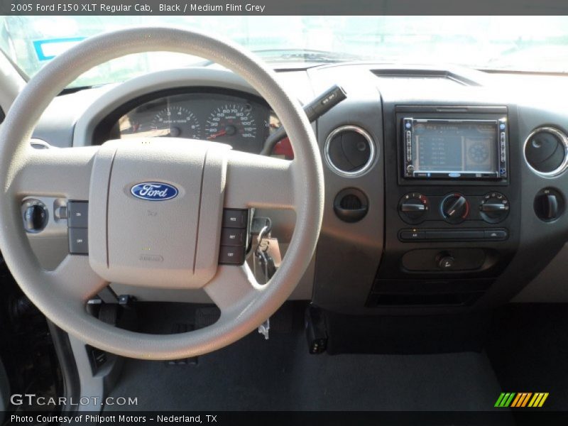 Black / Medium Flint Grey 2005 Ford F150 XLT Regular Cab