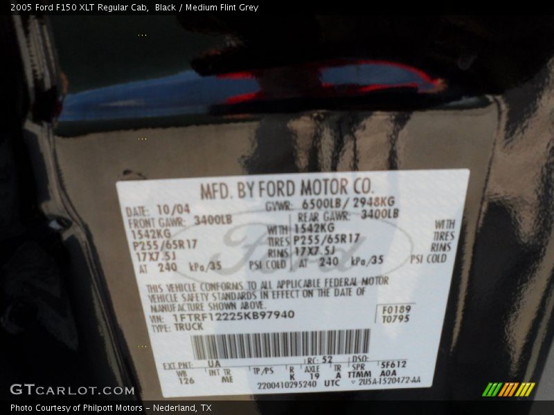 Black / Medium Flint Grey 2005 Ford F150 XLT Regular Cab