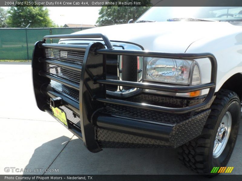 Oxford White / Medium Flint 2004 Ford F250 Super Duty FX4 Crew Cab 4x4