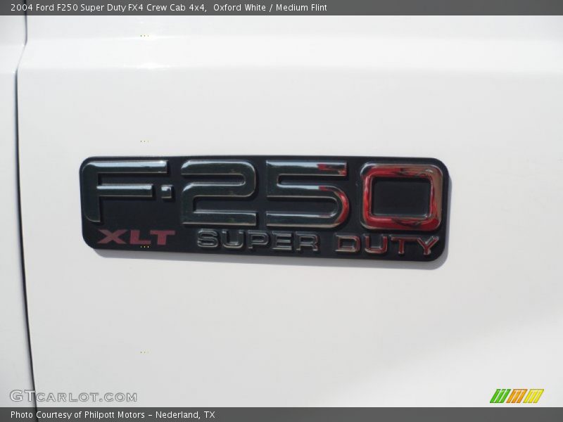 Oxford White / Medium Flint 2004 Ford F250 Super Duty FX4 Crew Cab 4x4