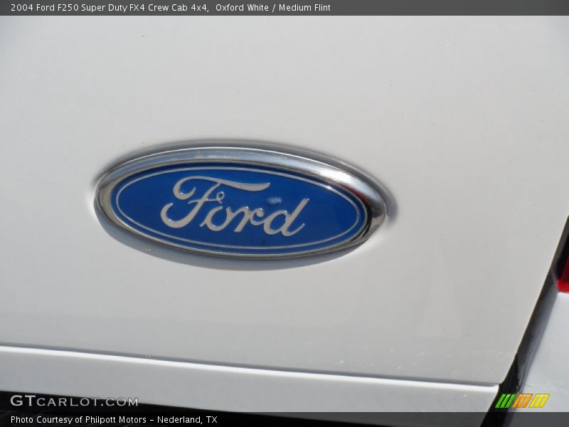 Oxford White / Medium Flint 2004 Ford F250 Super Duty FX4 Crew Cab 4x4