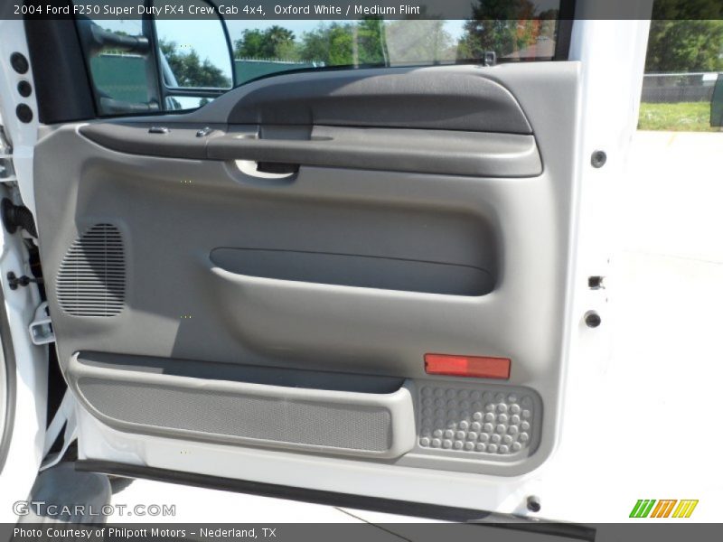 Oxford White / Medium Flint 2004 Ford F250 Super Duty FX4 Crew Cab 4x4