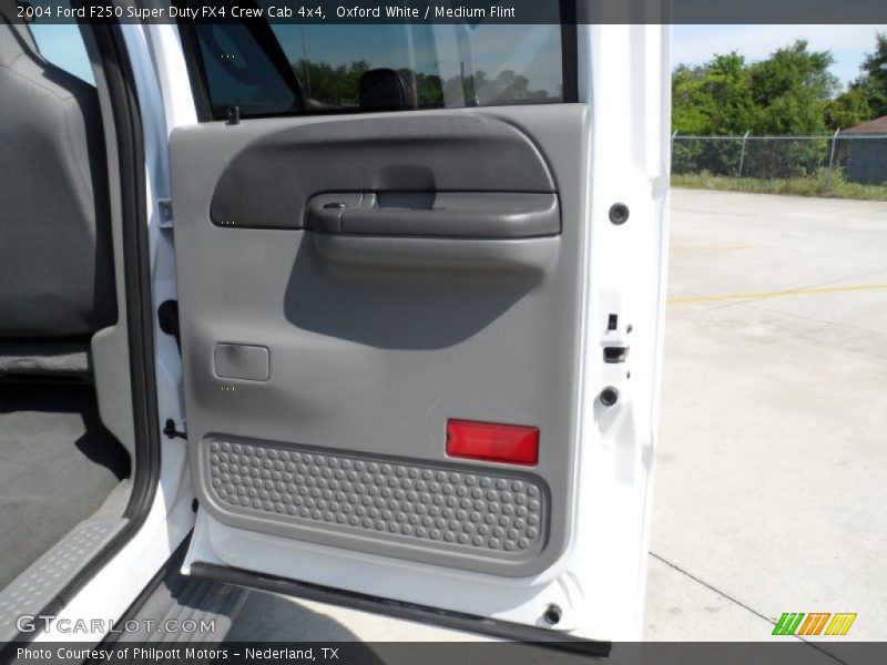 Oxford White / Medium Flint 2004 Ford F250 Super Duty FX4 Crew Cab 4x4