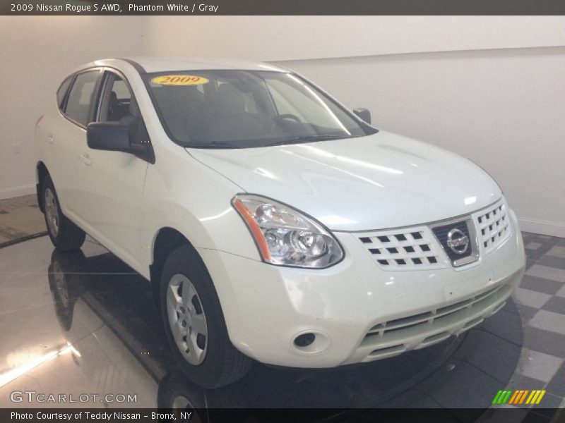 Phantom White / Gray 2009 Nissan Rogue S AWD