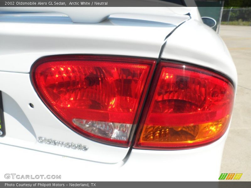 Arctic White / Neutral 2002 Oldsmobile Alero GL Sedan