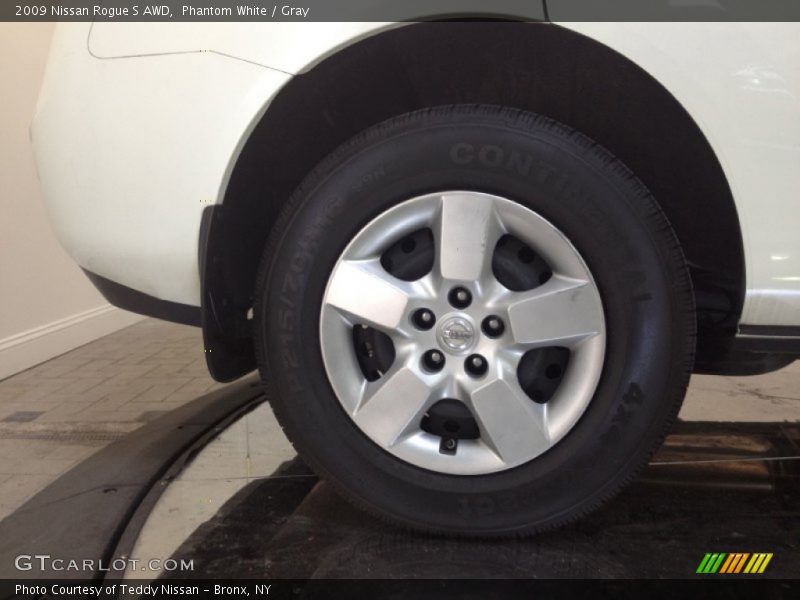 Phantom White / Gray 2009 Nissan Rogue S AWD