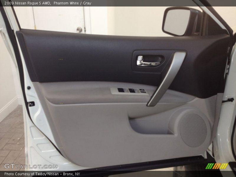 Phantom White / Gray 2009 Nissan Rogue S AWD