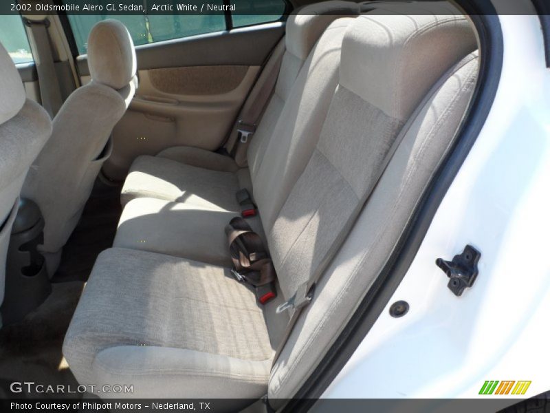 Arctic White / Neutral 2002 Oldsmobile Alero GL Sedan