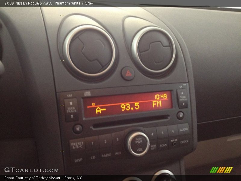 Phantom White / Gray 2009 Nissan Rogue S AWD