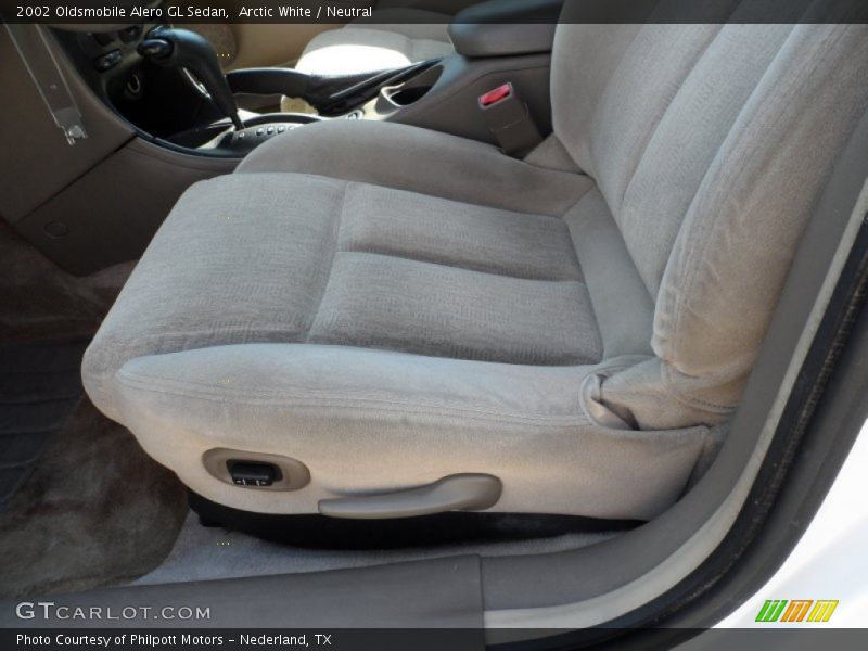 Arctic White / Neutral 2002 Oldsmobile Alero GL Sedan
