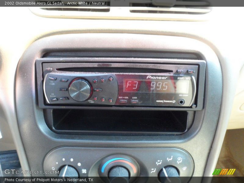 Arctic White / Neutral 2002 Oldsmobile Alero GL Sedan