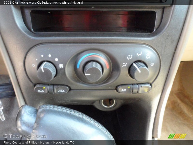 Arctic White / Neutral 2002 Oldsmobile Alero GL Sedan