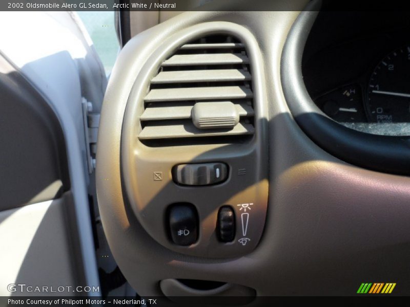 Arctic White / Neutral 2002 Oldsmobile Alero GL Sedan