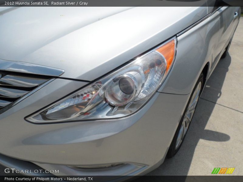 Radiant Silver / Gray 2012 Hyundai Sonata SE